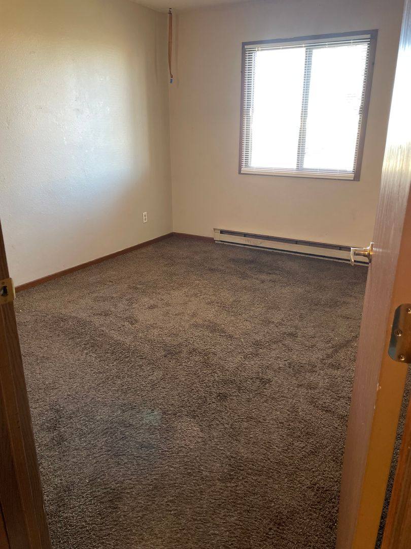 Apartment for rent at 512 E 18th St, Carroll, IA 51401