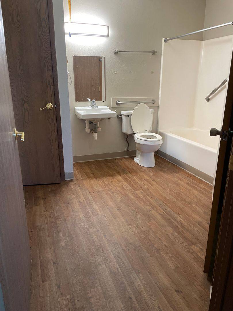 Apartment for rent at 512 E 18th St, Carroll, IA 51401