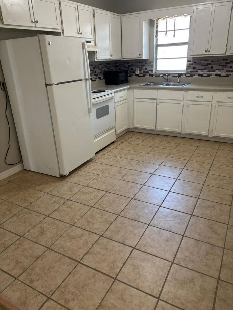 House for rent at 6052 10th St, Zephyrhills, FL 33542