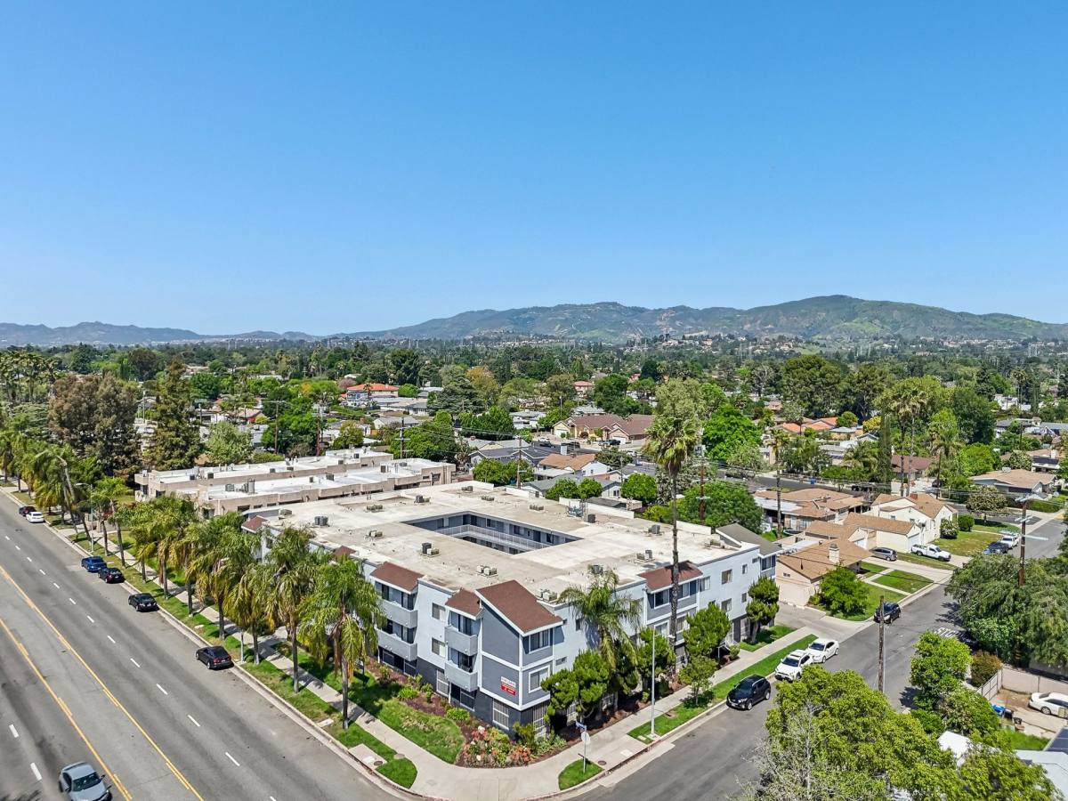 Apartment for rent at 17211 Chatsworth St, Granada Hills, CA 91344