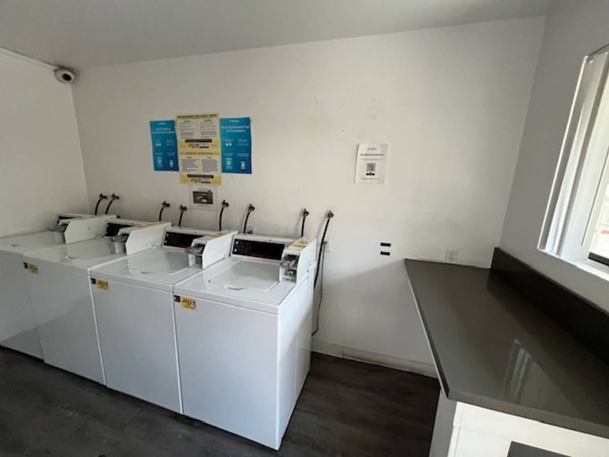 Apartment for rent at 17211 Chatsworth St, Granada Hills, CA 91344