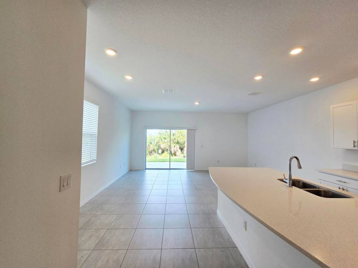 Townhouse for rent at 11946 Glenside Terrace, Palmetto, FL 34221