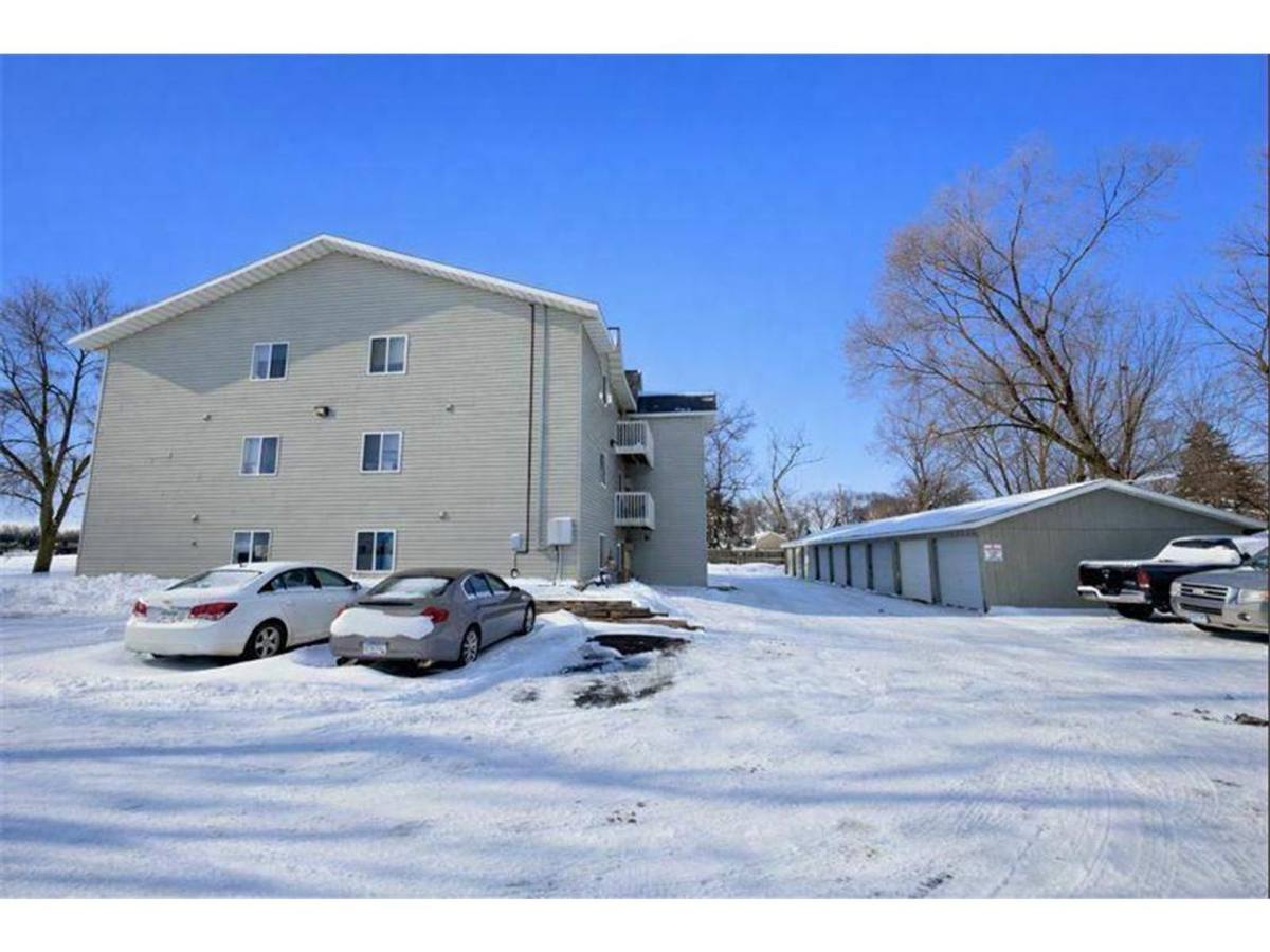Apartment for rent at 1423 6th St N, Saint Cloud, MN 56303