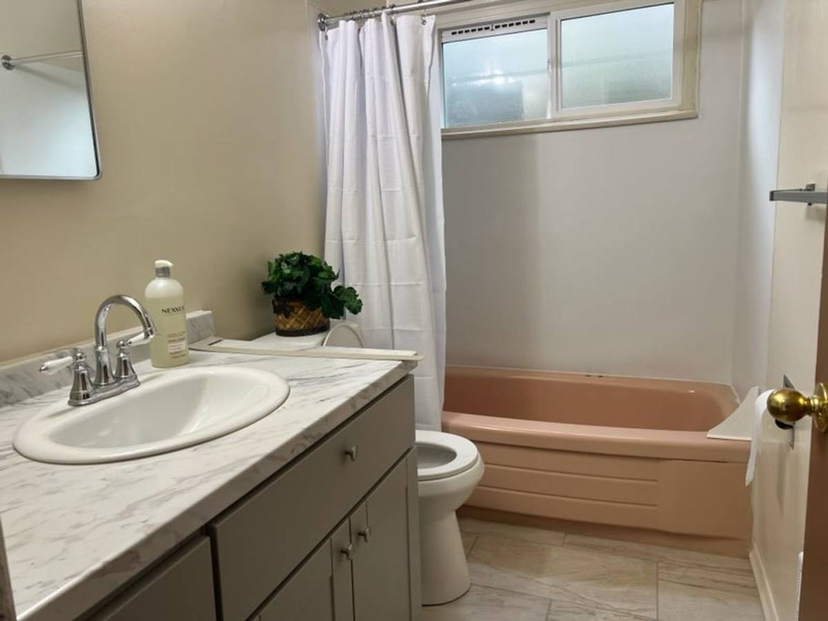 Apartment for rent at 2600 NE 125th St, Seattle, WA 98125