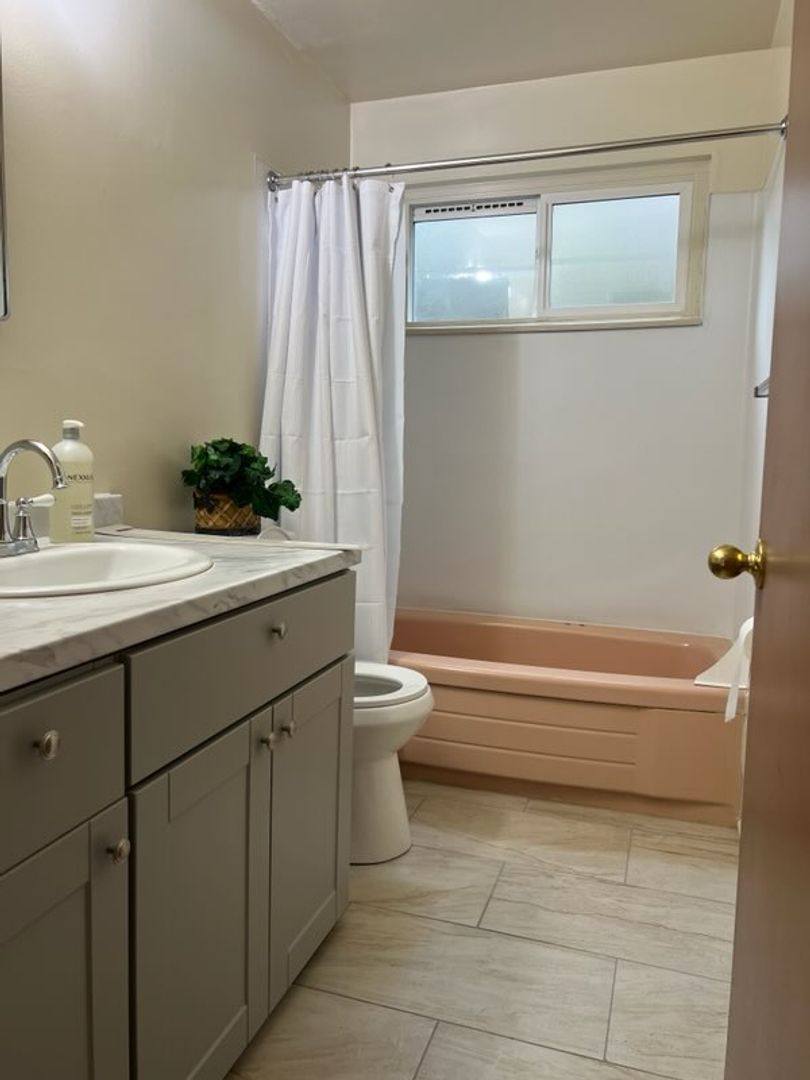 Apartment for rent at 2600 NE 125th St, Seattle, WA 98125