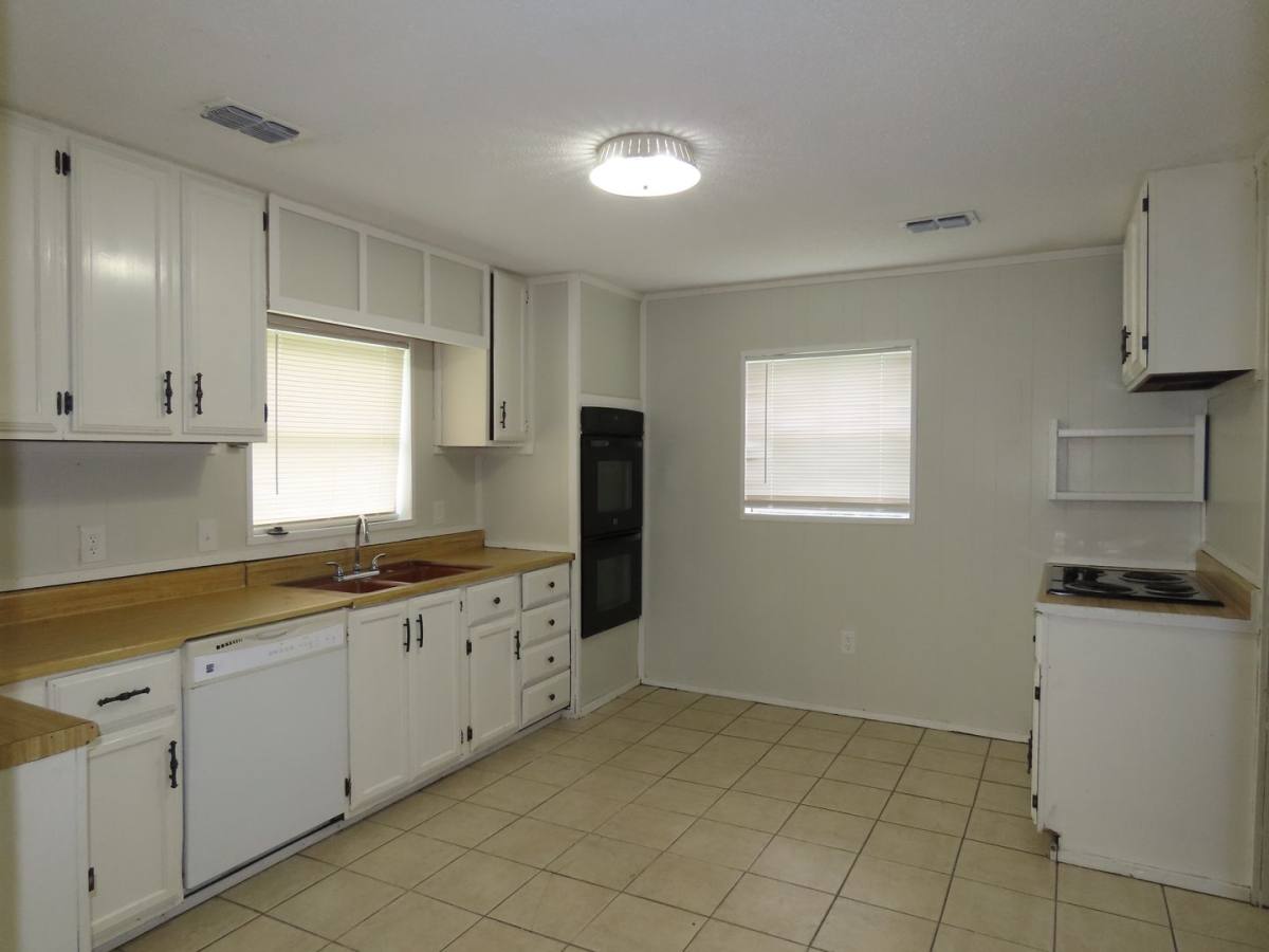 House for rent at 15227 C R, Tyler, TX 75709
