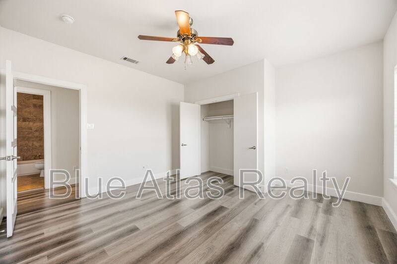 Townhouse for rent at 2690 Rockbrook Dr #4, Lewisville, TX 75067