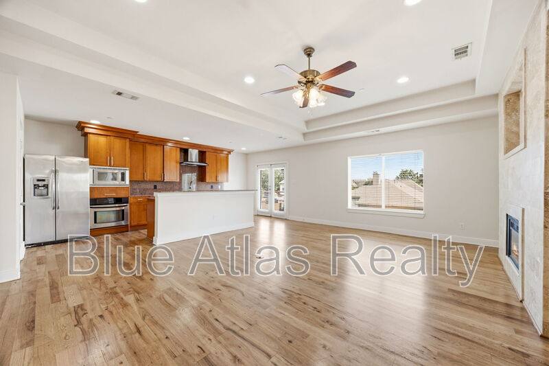 Townhouse for rent at 2690 Rockbrook Dr #4, Lewisville, TX 75067