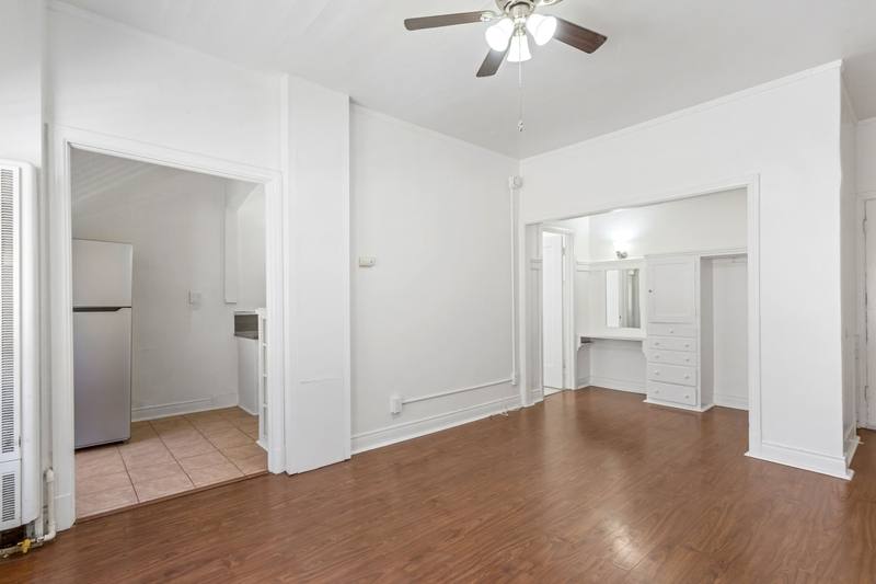 Apartment for rent at 21 Westminster Ave #208, Venice, CA 90291