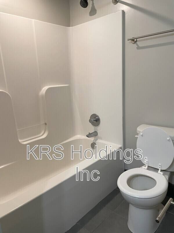 Apartment for rent at 123 Pine St, Petersburg, VA 23803