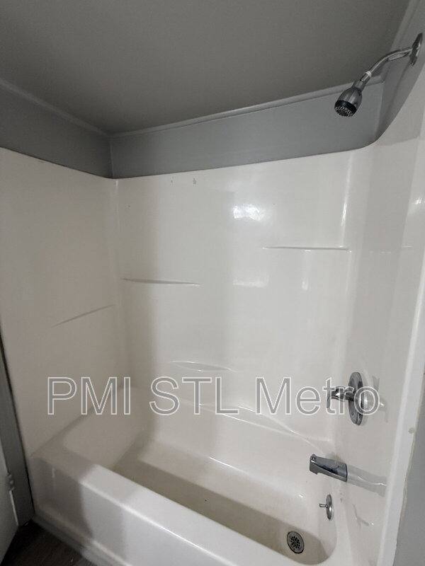 Apartment for rent at 747 Cunningham Ave #3, Saint Charles, MO 63301
