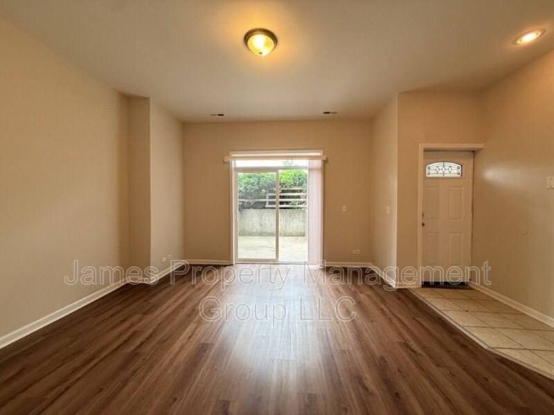 Apartment for rent at 2731 W Congress Parkway, Chicago, IL 60612