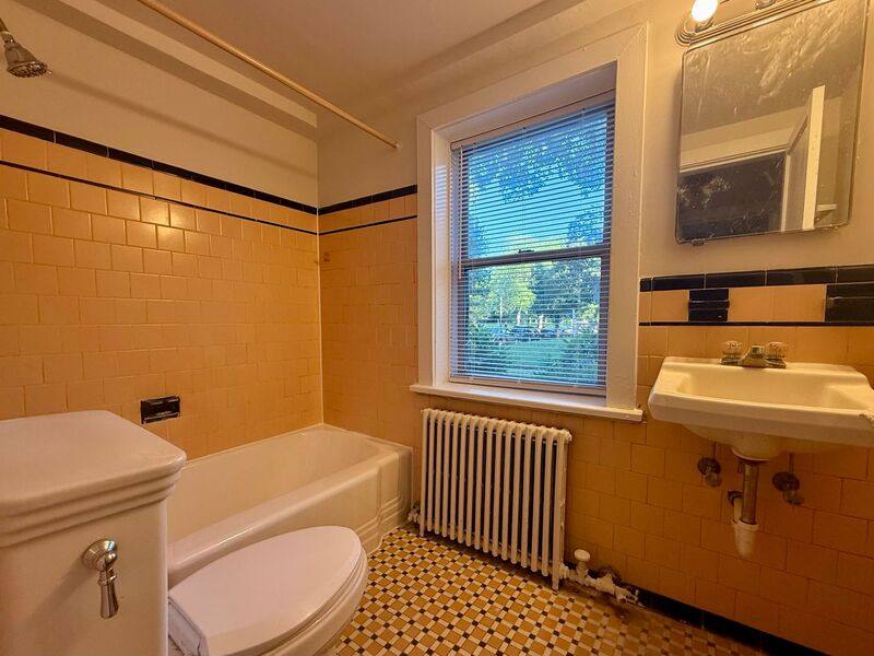 Apartment for rent at 1400 Kenmore Ave, Fredericksburg, VA 22401