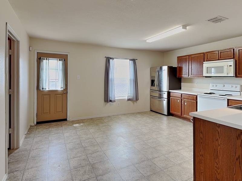 House for rent at 708 Moss Glen Trail, Arlington, TX 76002