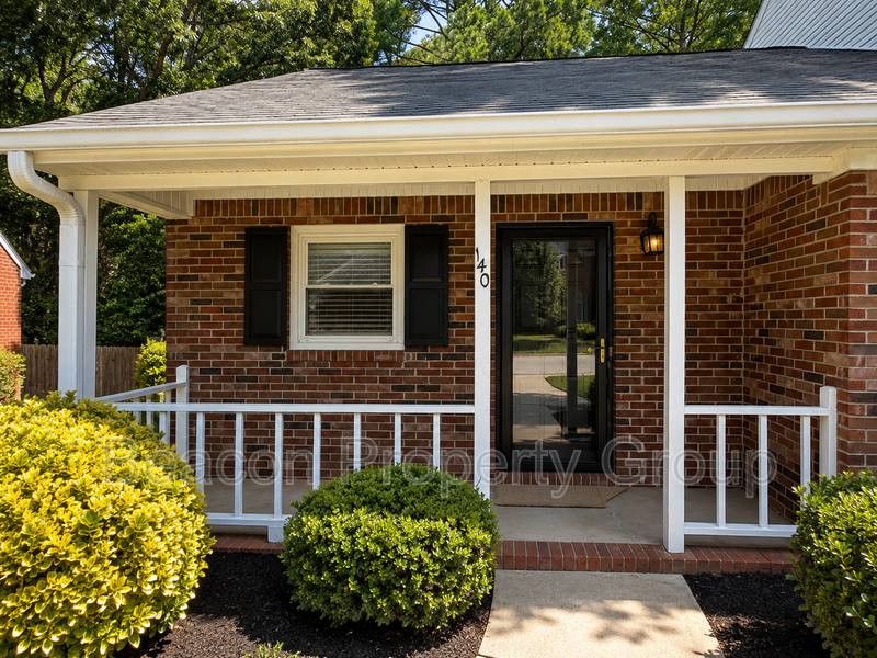Townhouse for rent at 140 Williamsburg Way, Fayetteville, GA 30214