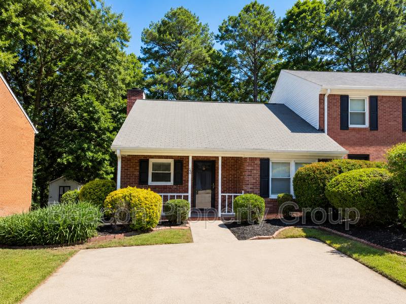 Townhouse for rent at 140 Williamsburg Way, Fayetteville, GA 30214