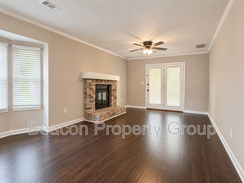 Townhouse for rent at 140 Williamsburg Way, Fayetteville, GA 30214