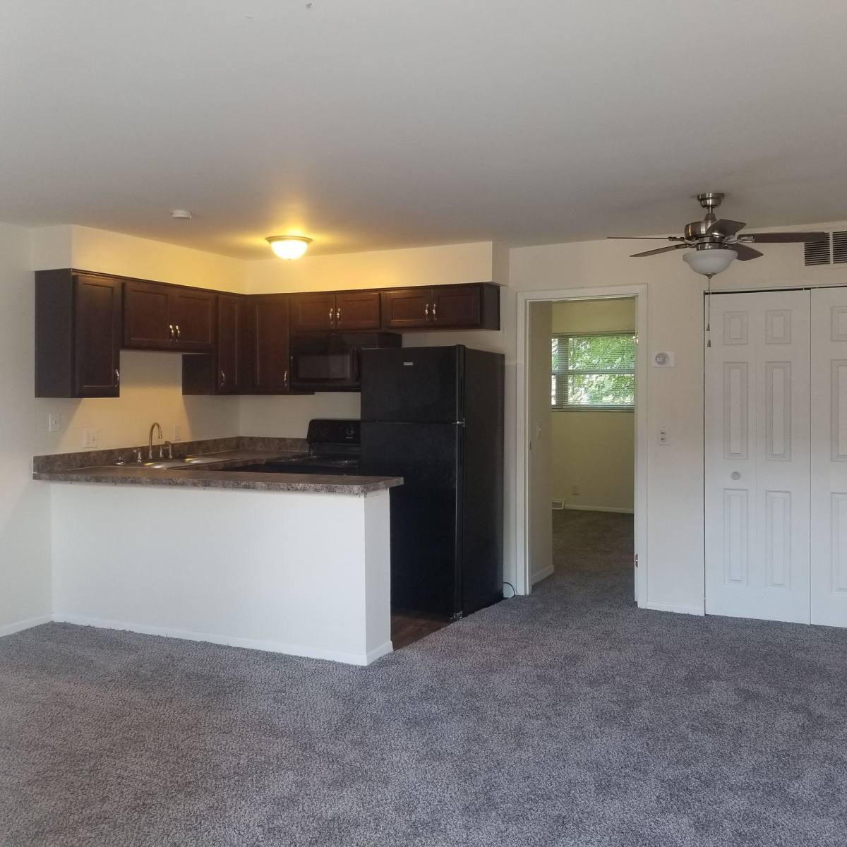 Apartment for rent at 4982 Tippecanoe Dr, Evansville, IN 47715
