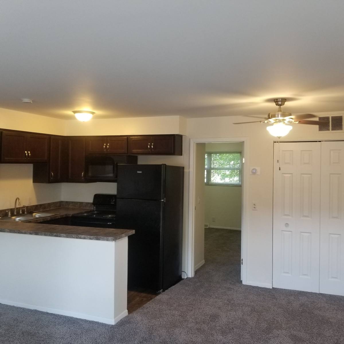 Apartment for rent at 4982 Tippecanoe Dr, Evansville, IN 47715