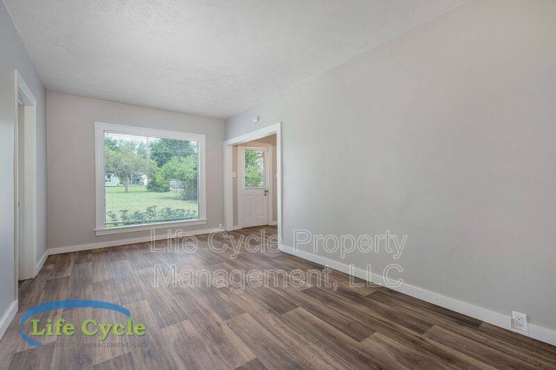 House for rent at 1314 Beechwood St NE, Grand Rapids, MI 49505