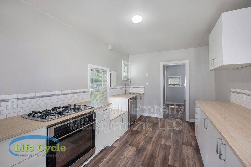 House for rent at 1314 Beechwood St NE, Grand Rapids, MI 49505