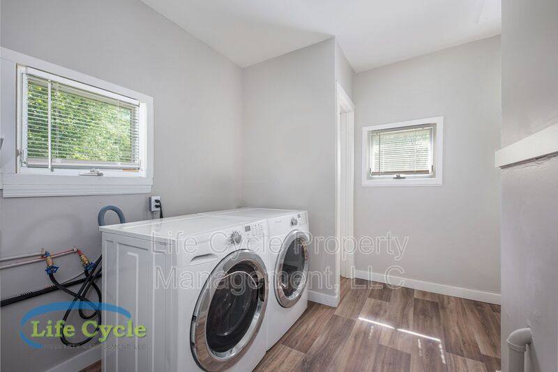 House for rent at 1314 Beechwood St NE, Grand Rapids, MI 49505