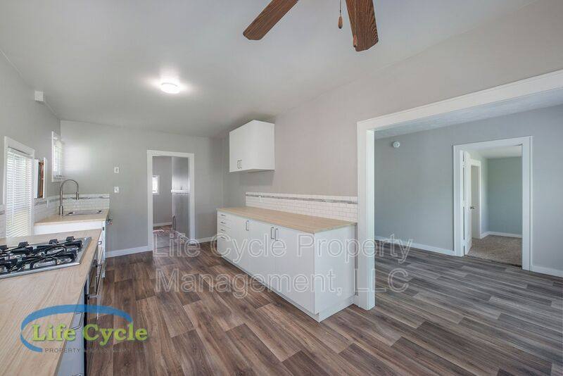 House for rent at 1314 Beechwood St NE, Grand Rapids, MI 49505