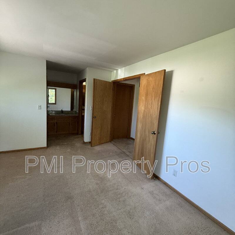 Townhouse for rent at 4130 Eldorado Court, Brookfield, WI 53005