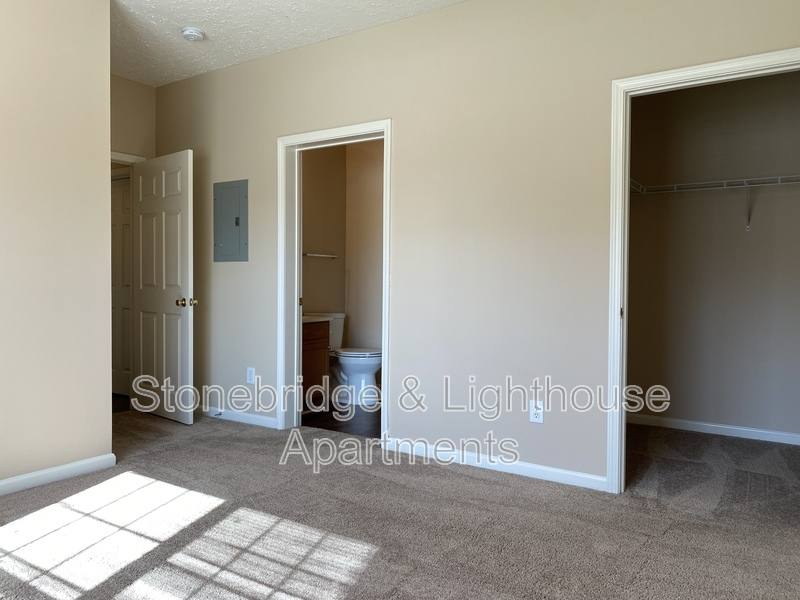 Apartment for rent at 1104 Lighthouse Dr #B 1, Jeffersonville, IN 47130