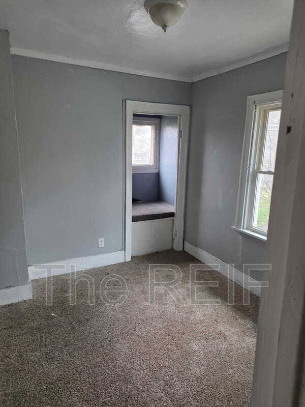House for rent at 1023 Barrie Ave, Flint, MI 48507