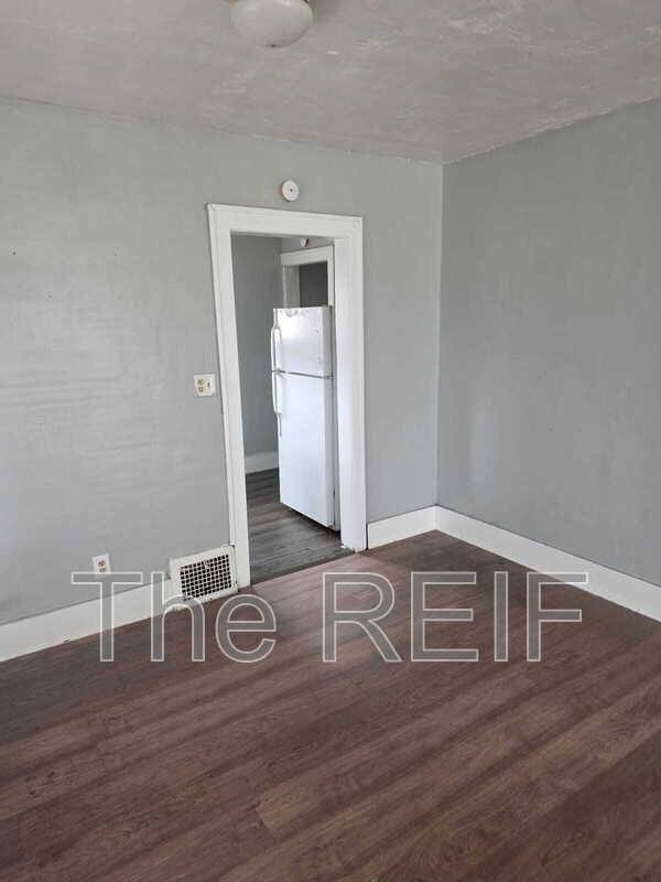 House for rent at 1023 Barrie Ave, Flint, MI 48507