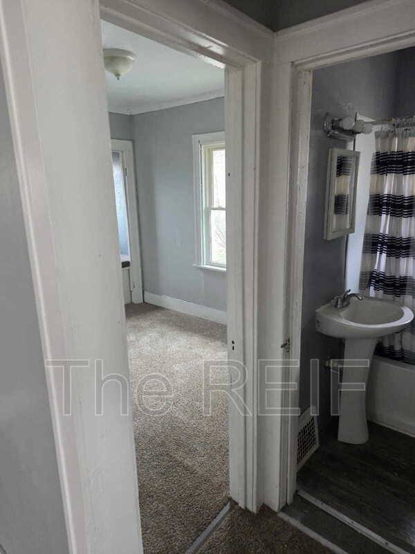 House for rent at 1023 Barrie Ave, Flint, MI 48507