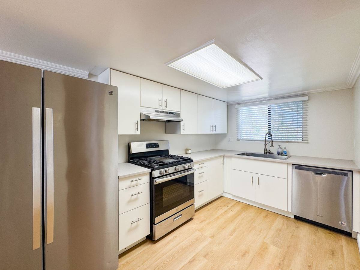 House for rent at 620 W Hyde Park Blvd #313, Inglewood, CA 90302
