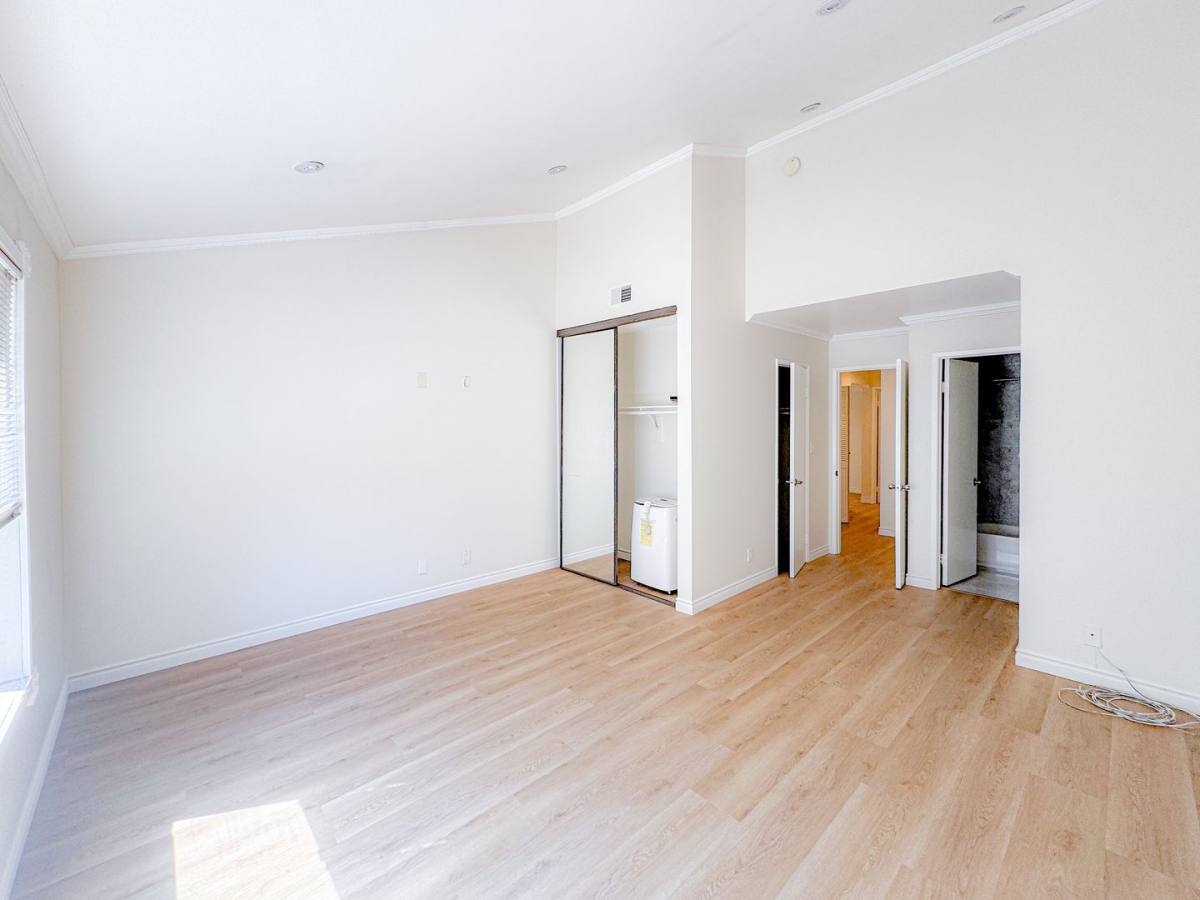 House for rent at 620 W Hyde Park Blvd #313, Inglewood, CA 90302