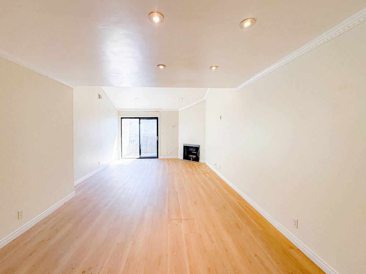 House for rent at 620 W Hyde Park Blvd #313, Inglewood, CA 90302