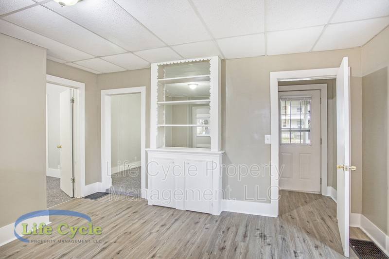 Apartment for rent at 940 Mc Reynolds Ave NW #1, Grand Rapids, MI 49504