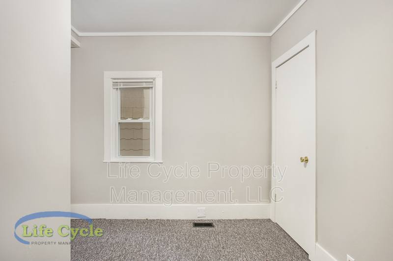 Apartment for rent at 940 Mc Reynolds Ave NW #1, Grand Rapids, MI 49504