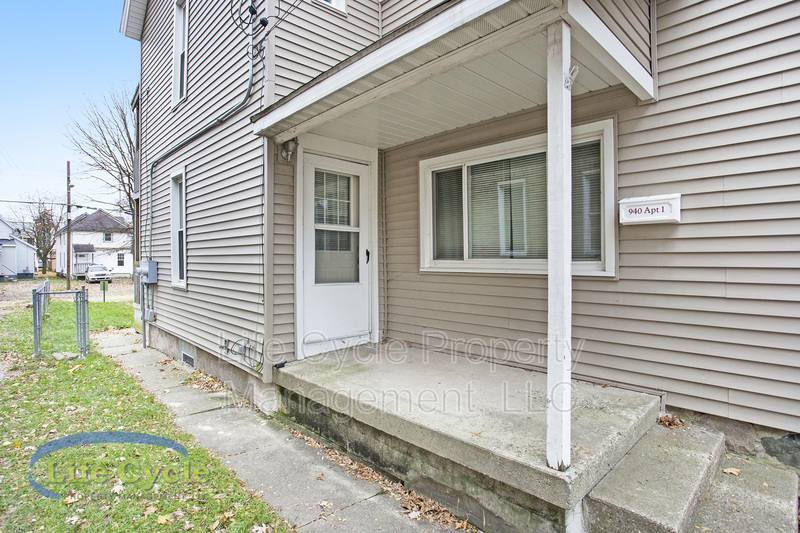 Apartment for rent at 940 Mc Reynolds Ave NW #1, Grand Rapids, MI 49504