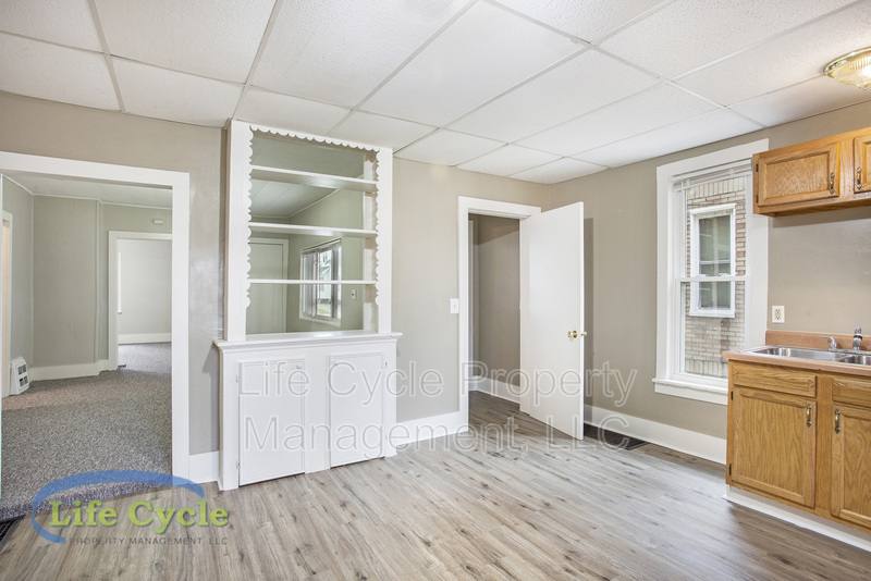 Apartment for rent at 940 Mc Reynolds Ave NW #1, Grand Rapids, MI 49504