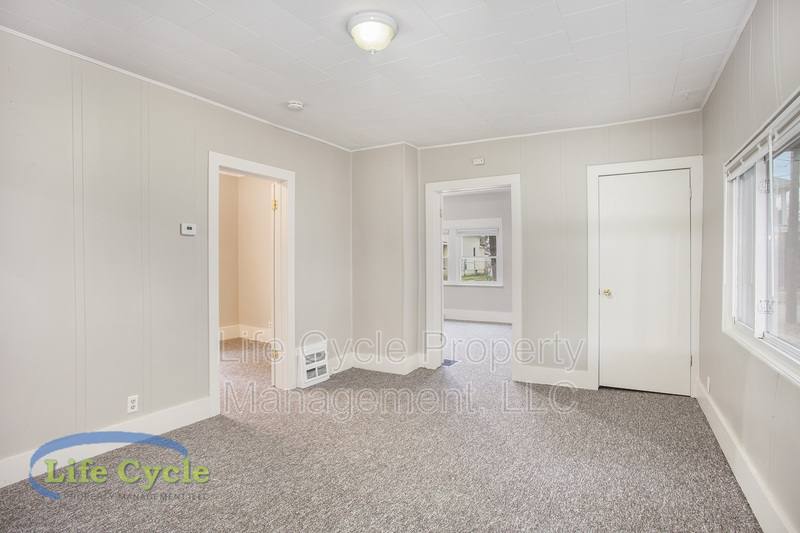 Apartment for rent at 940 Mc Reynolds Ave NW #1, Grand Rapids, MI 49504