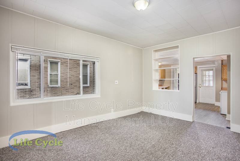 Apartment for rent at 940 Mc Reynolds Ave NW #1, Grand Rapids, MI 49504