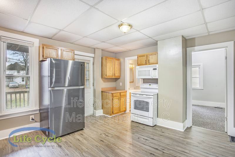 Apartment for rent at 940 Mc Reynolds Ave NW #1, Grand Rapids, MI 49504