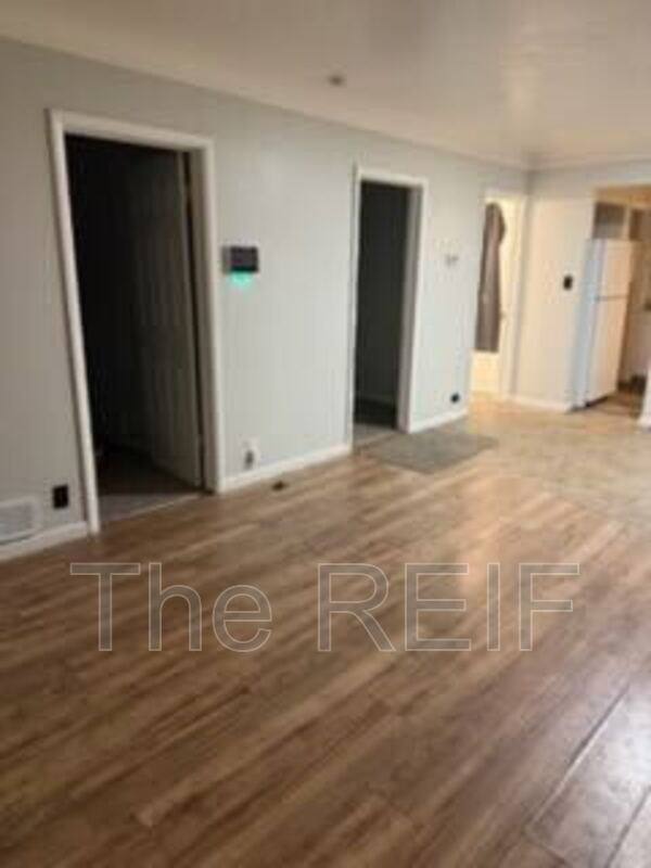 House for rent at 1553 Illinois Ave, Flint, MI 48506