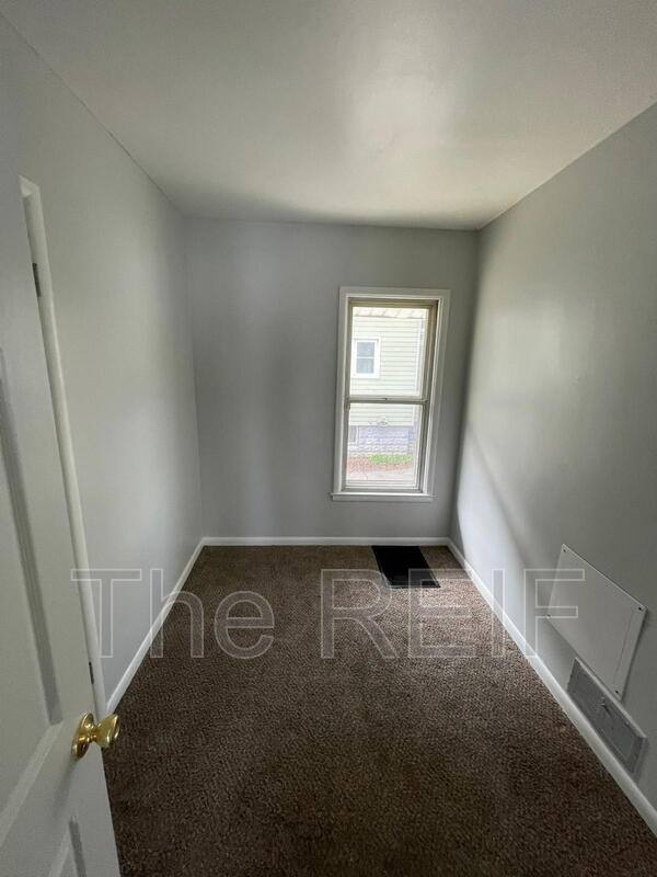 House for rent at 1553 Illinois Ave, Flint, MI 48506