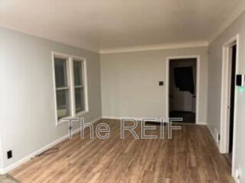 House for rent at 1553 Illinois Ave, Flint, MI 48506