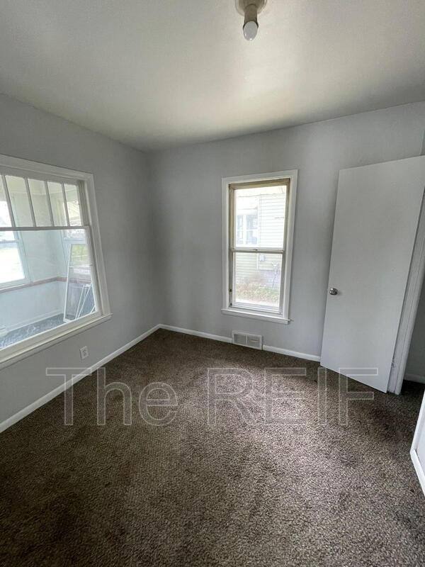 House for rent at 1553 Illinois Ave, Flint, MI 48506