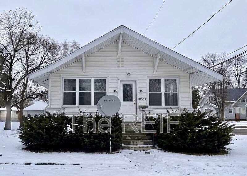 House for rent at 1553 Illinois Ave, Flint, MI 48506