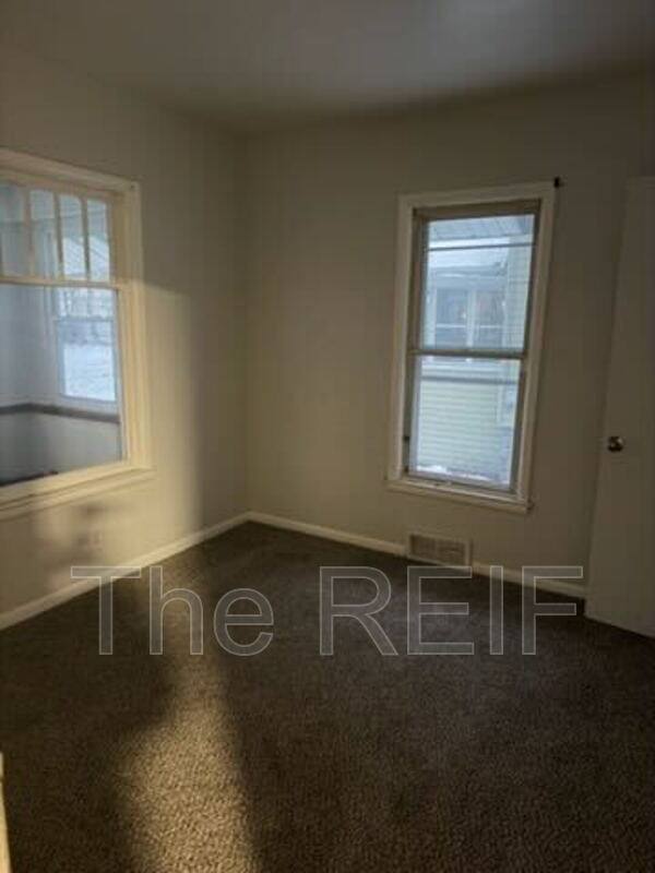 House for rent at 1553 Illinois Ave, Flint, MI 48506