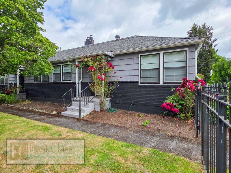 Apartment for rent at 5735 N Montana Ave, Portland, OR 97217