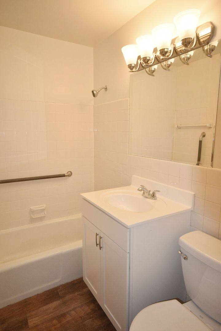 Apartment for rent at 2509 Dupont Ave S, Minneapolis, MN 55405
